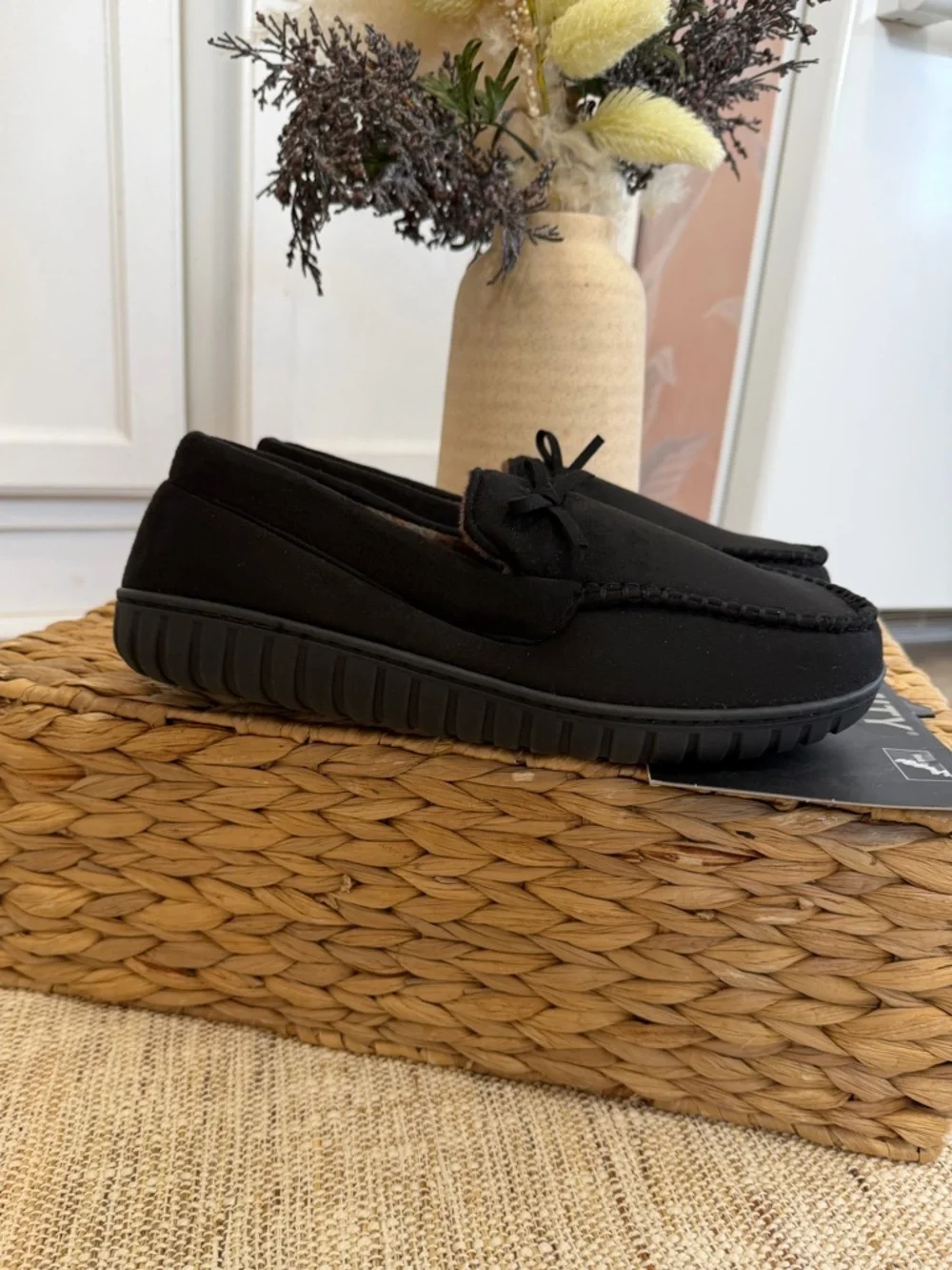 New Men’s Luxury Black Moccasin Slippers Size Medium Amity Moccasin Slippers